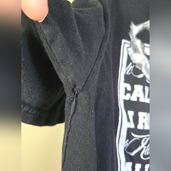 Men's Anvil Y2K Oakland Raiders NFL Short Sleeve Skull Graphic Shirt, Size Large - Picture 2 of 3